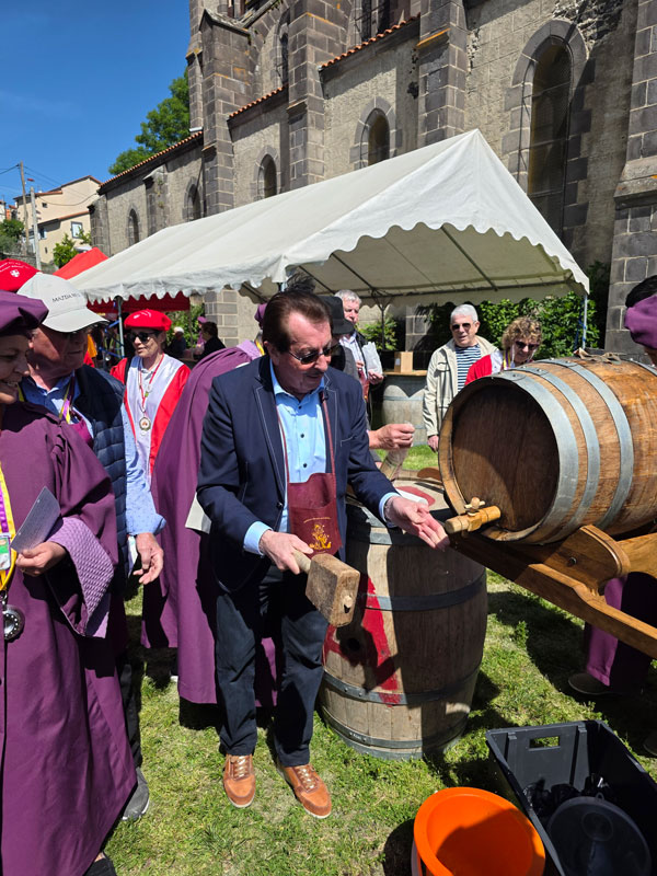10 ans de la Saint Verny à Châteaugay, le 18 mai 2025 - percée du tonneau